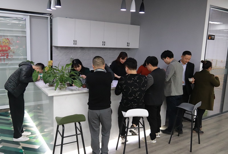 冬至湯圓餃子情，華邦瀛溫暖一家親