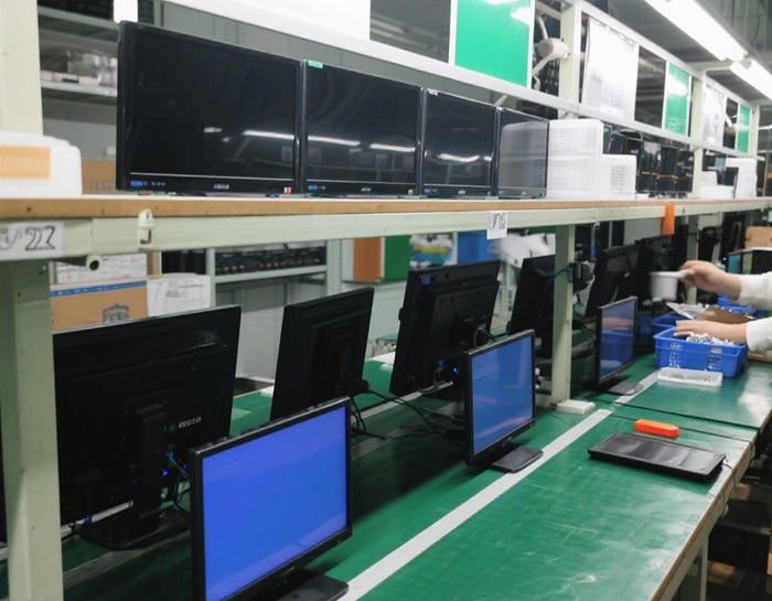 生產(chǎn)液晶顯示屏.jpg