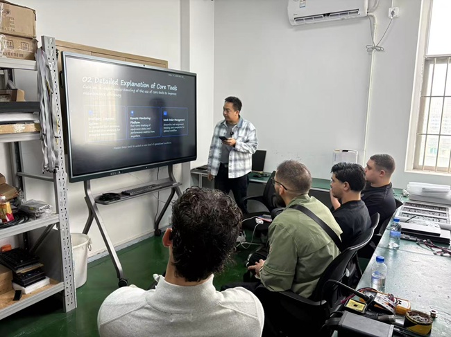 法國(guó)客戶組團(tuán)到華邦瀛學(xué)習(xí)LED顯示屏維修的真實(shí)經(jīng)歷 法國(guó)客戶組團(tuán)到華邦瀛學(xué)習(xí)LED顯示屏維修的真實(shí)經(jīng)歷