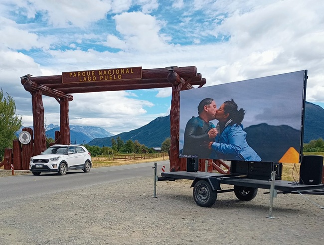 華邦瀛阿根廷項目案例：P3.91戶外租賃屏裝在拖車上，8㎡輕松應(yīng)對游泳賽事